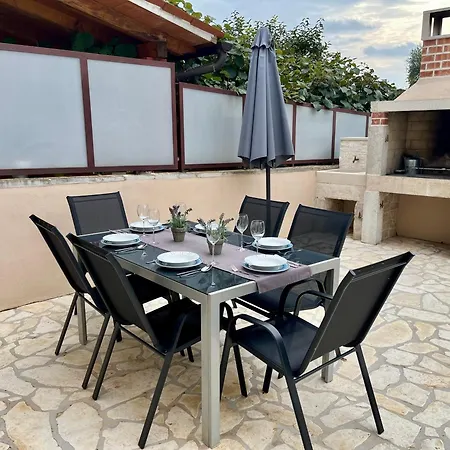 Casa Elira * Sabadin