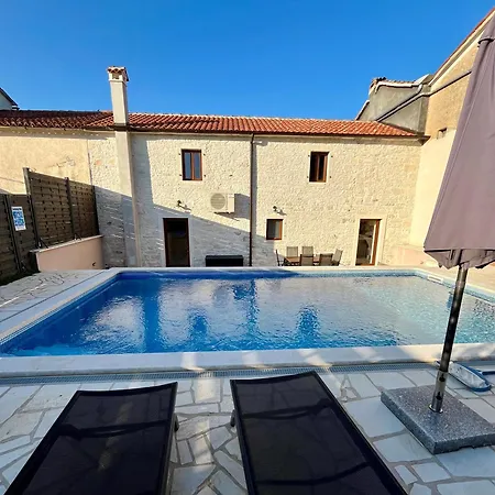 Dom wakacyjny Casa Elira Sabadin