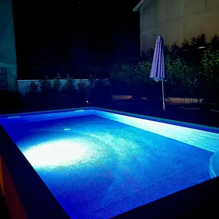 Casa Elira *